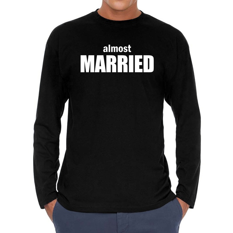 Almost married vrijgezellen long sleeve t-shirt zwart heren