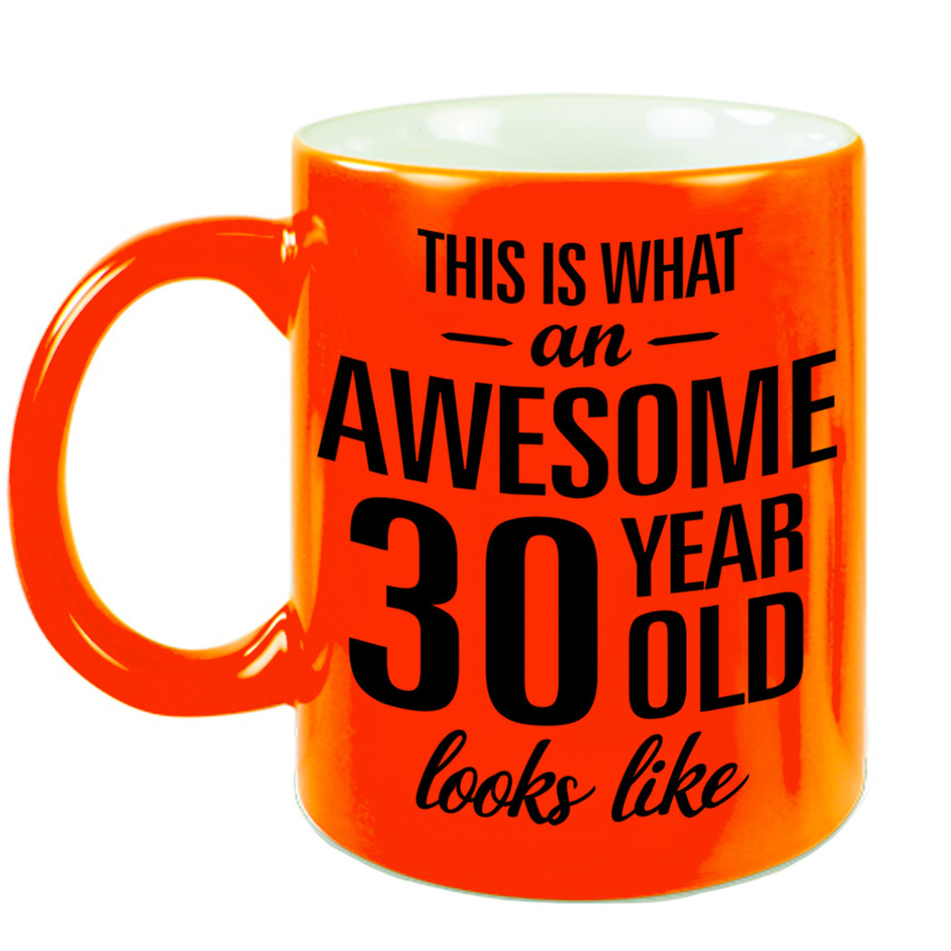 Awesome 30 year cadeau mok-beker neon oranje 330 ml