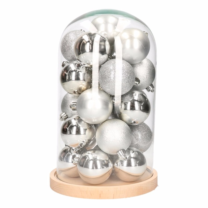 Stolp met 30 zilveren kerstballen