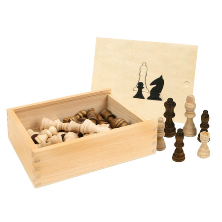32x wooden chess pieces in box