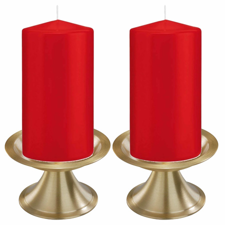 Set van 2x rode cilinderkaarsen/stompkaarsen 8 x 15 cm met 2x gouden kaarsenhouders